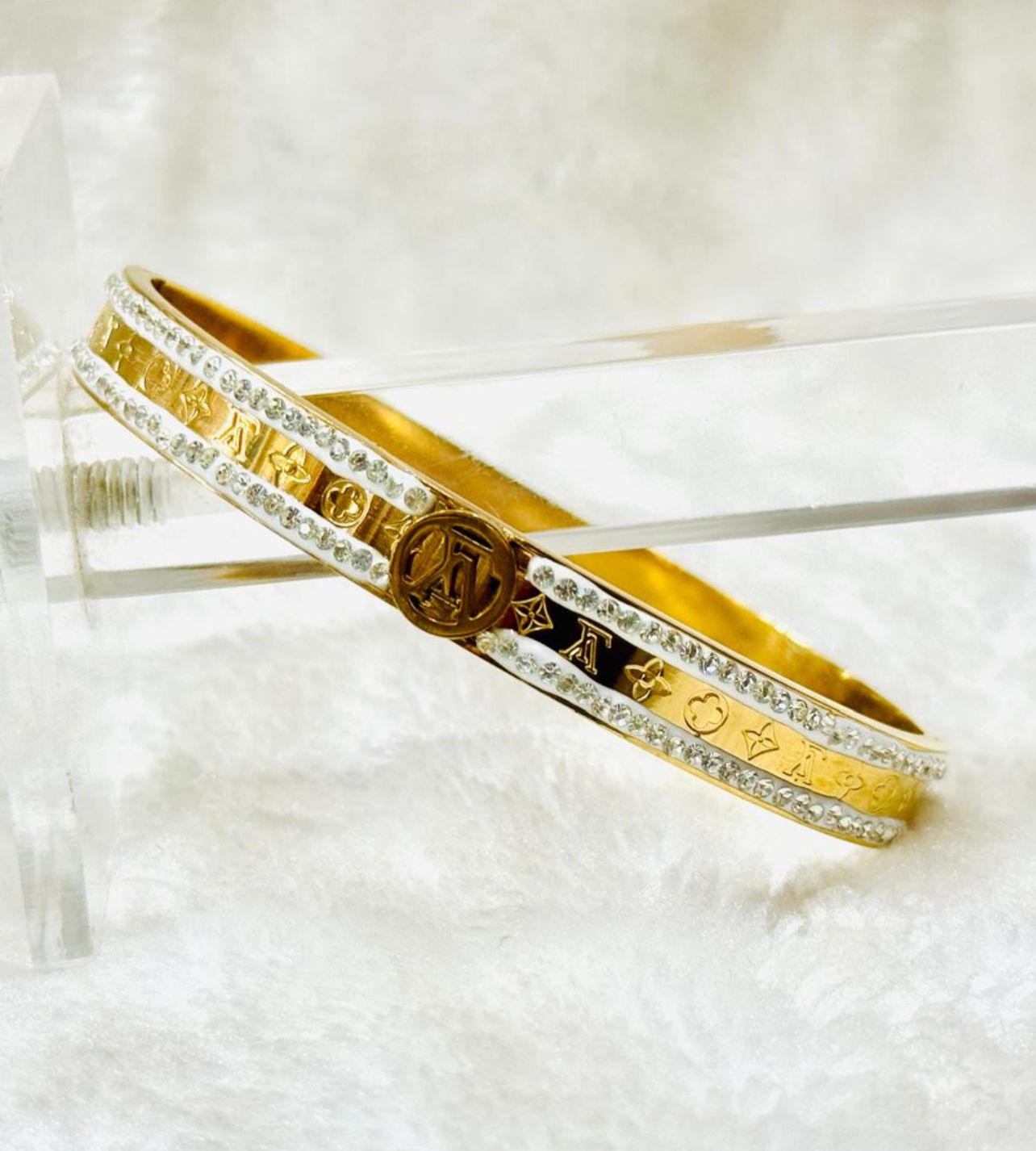 LV Exquisite Bangle